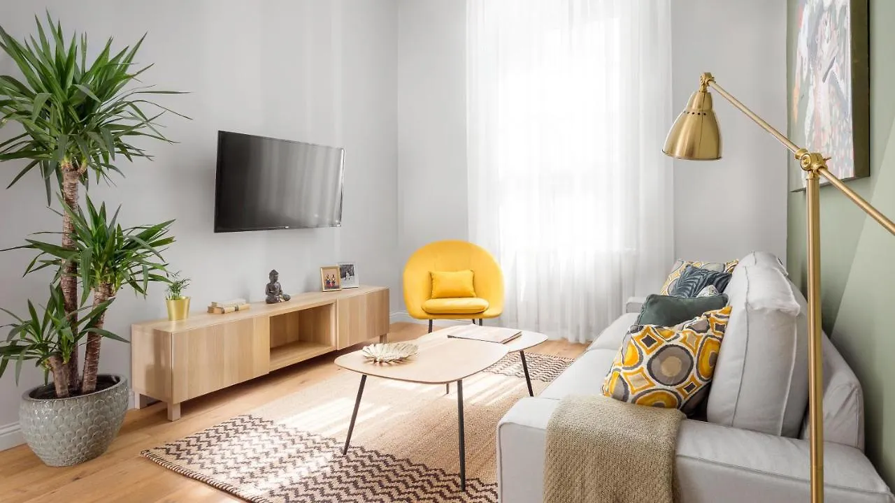 Apartment Urban Jungle For Real Treasure Seekers Budapest Hungary