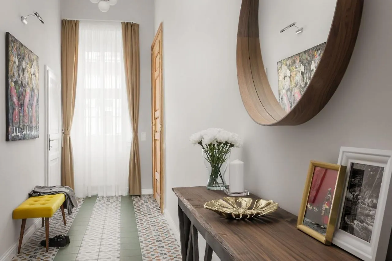 Apartment Urban Jungle For Real Treasure Seekers Budapest